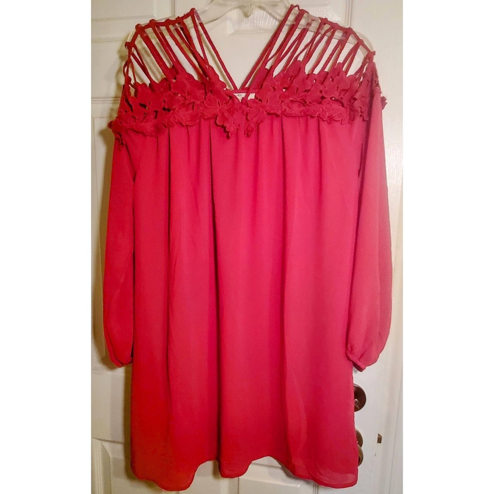 Entro Red Blouse with exposed shoulders straps Medium size